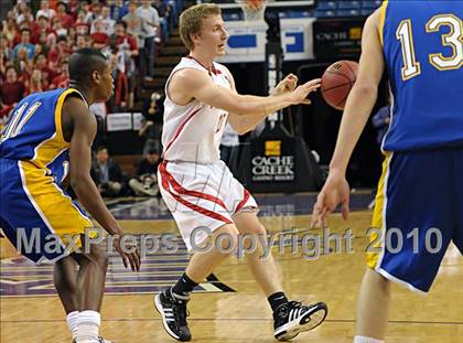 Thumbnail 2 in Ripon Christian vs. Victory Christian (CIF SJS D5 Final) photogallery.