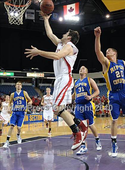 Thumbnail 2 in Ripon Christian vs. Victory Christian (CIF SJS D5 Final) photogallery.