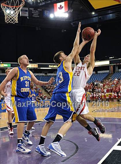 Thumbnail 2 in Ripon Christian vs. Victory Christian (CIF SJS D5 Final) photogallery.