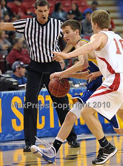 Thumbnail 2 in Ripon Christian vs. Victory Christian (CIF SJS D5 Final) photogallery.