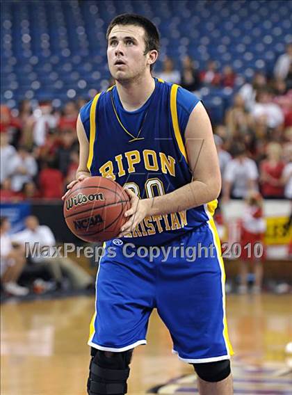 Thumbnail 2 in Ripon Christian vs. Victory Christian (CIF SJS D5 Final) photogallery.
