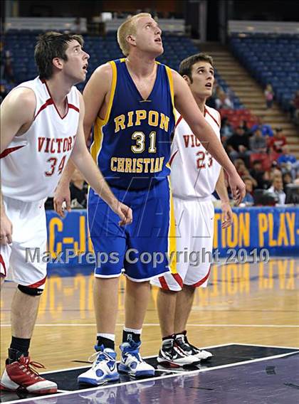 Thumbnail 3 in Ripon Christian vs. Victory Christian (CIF SJS D5 Final) photogallery.