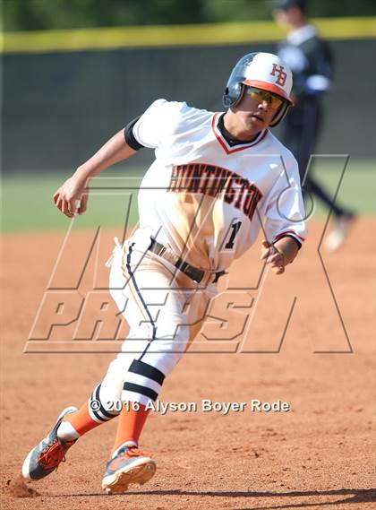 Thumbnail 3 in Huntington Beach vs. Trinity Christian (National High School Invitational) photogallery.