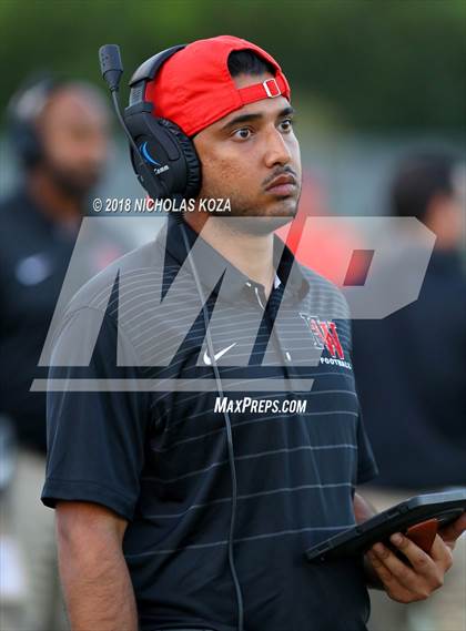 Thumbnail 1 in Harvard-Westlake vs. Burroughs photogallery.