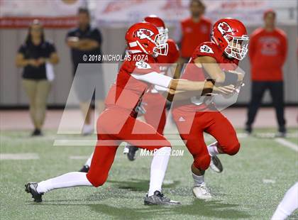 Thumbnail 1 in Harvard-Westlake vs. Burroughs photogallery.
