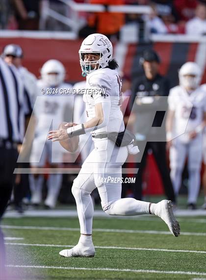 Thumbnail 3 in Lone Peak vs Skyridge (UHSAA 6A Semifinal) photogallery.