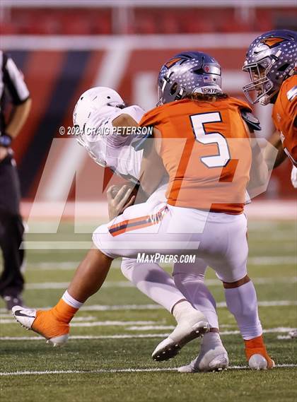 Thumbnail 3 in Lone Peak vs Skyridge (UHSAA 6A Semifinal) photogallery.