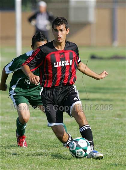 Thumbnail 2 in Lincoln @ Manteca photogallery.