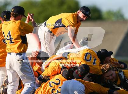 Thumbnail 2 in Sutherland vs. Aquinas Institute (Section 5 Class A2 Final) photogallery.