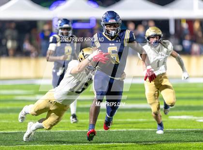 Thumbnail 2 in Briarwood Christian vs. Moody (AHSAA 5A Round 3) photogallery.