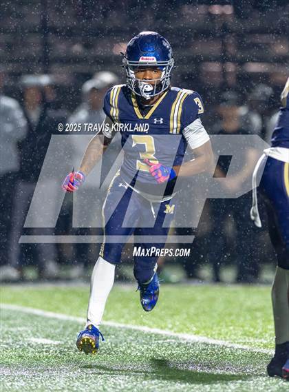 Thumbnail 2 in Briarwood Christian vs. Moody (AHSAA 5A Round 3) photogallery.