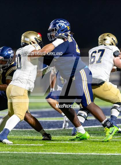 Thumbnail 2 in Briarwood Christian vs. Moody (AHSAA 5A Round 3) photogallery.