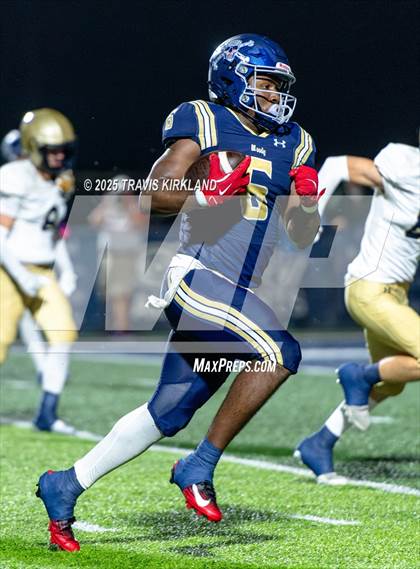 Thumbnail 3 in Briarwood Christian vs. Moody (AHSAA 5A Round 3) photogallery.