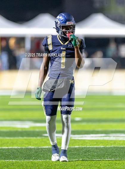 Thumbnail 2 in Briarwood Christian vs. Moody (AHSAA 5A Round 3) photogallery.