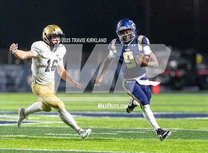 Thumbnail 1 in Briarwood Christian vs. Moody (AHSAA 5A Round 3) photogallery.