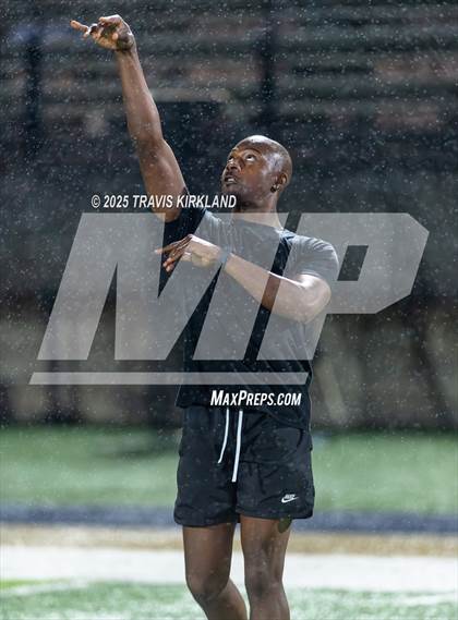Thumbnail 2 in Briarwood Christian vs. Moody (AHSAA 5A Round 3) photogallery.