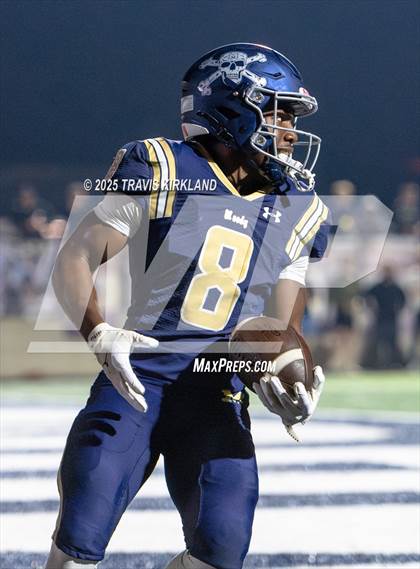 Thumbnail 3 in Briarwood Christian vs. Moody (AHSAA 5A Round 3) photogallery.