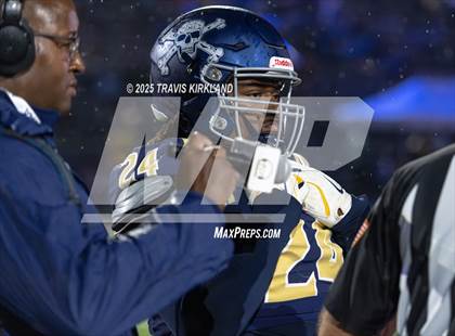 Thumbnail 3 in Briarwood Christian vs. Moody (AHSAA 5A Round 3) photogallery.