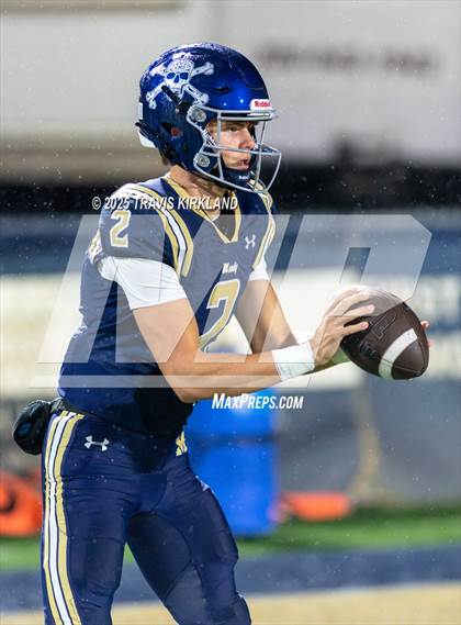 Thumbnail 3 in Briarwood Christian vs. Moody (AHSAA 5A Round 3) photogallery.