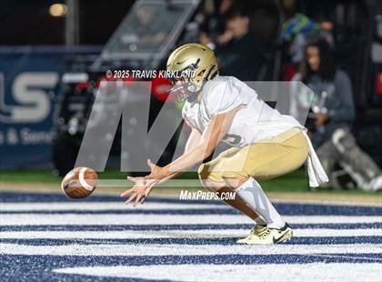 Thumbnail 3 in Briarwood Christian vs. Moody (AHSAA 5A Round 3) photogallery.