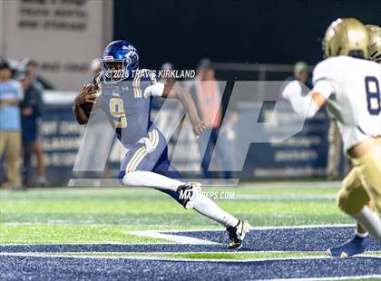 Thumbnail 3 in Briarwood Christian vs. Moody (AHSAA 5A Round 3) photogallery.