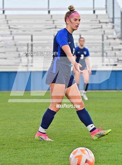 Thumbnail 2 in Regis Jesuit vs Ralston Valley (CHSAA 5A Playoff) photogallery.