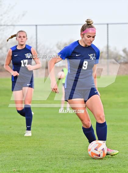 Thumbnail 2 in Regis Jesuit vs Ralston Valley (CHSAA 5A Playoff) photogallery.
