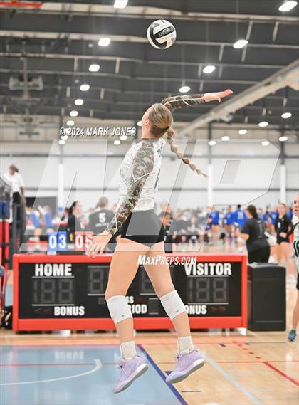 Thumbnail 3 in James Logan vs. Flagstaff (Nike TOC Southwest) photogallery.