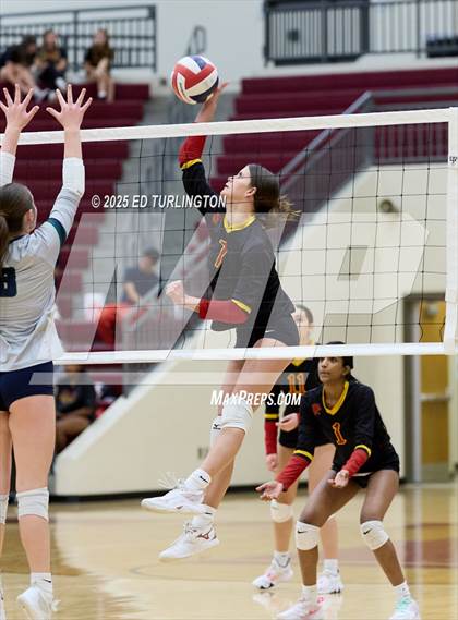 Thumbnail 1 in Creekview @ Lassiter photogallery.