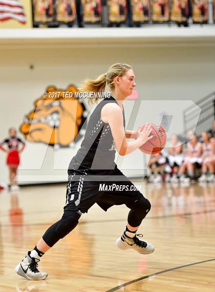 Thumbnail 2 in Pangburn vs. Bigelow (AAA 2A District Playoff) photogallery.