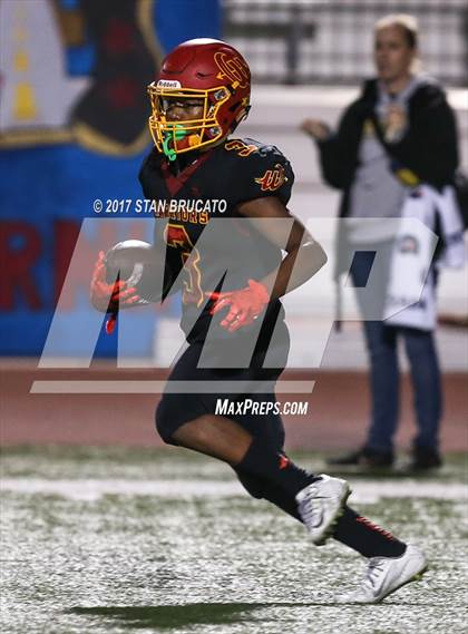 Thumbnail 1 in Beckman Patriots vs. Woodbridge Warriors photogallery.