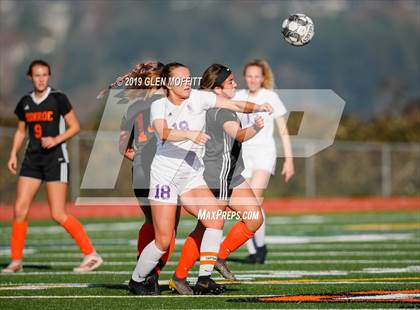 Thumbnail 1 in Issaquah @ Monroe (WIAA 4A District First Round Playoff) photogallery.