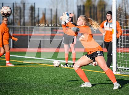 Thumbnail 1 in Issaquah @ Monroe (WIAA 4A District First Round Playoff) photogallery.