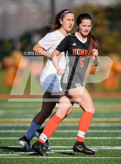 Thumbnail 3 in Issaquah @ Monroe (WIAA 4A District First Round Playoff) photogallery.