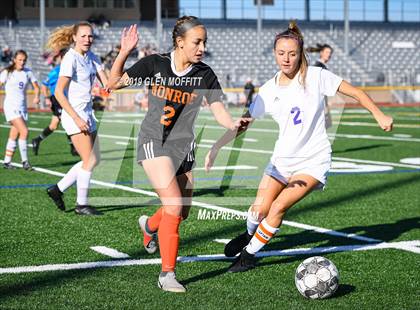Thumbnail 2 in Issaquah @ Monroe (WIAA 4A District First Round Playoff) photogallery.