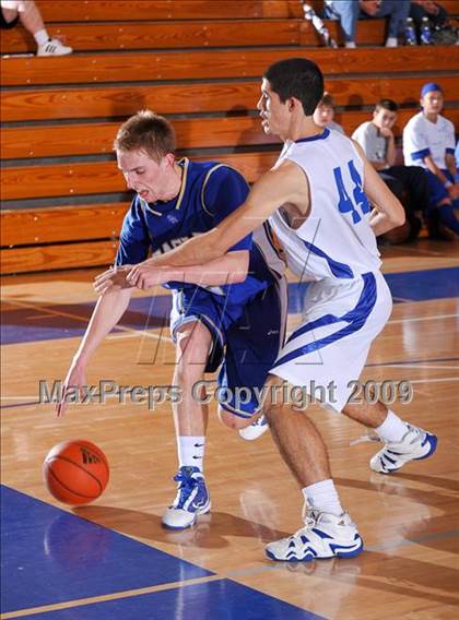 Thumbnail 1 in Rancho Bernardo vs Santa Margarita (MaxPreps Holiday Classic) photogallery.