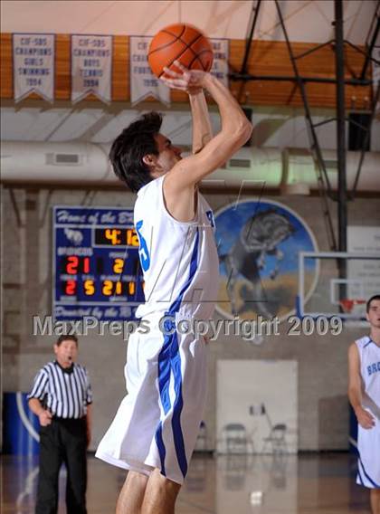 Thumbnail 3 in Rancho Bernardo vs Santa Margarita (MaxPreps Holiday Classic) photogallery.