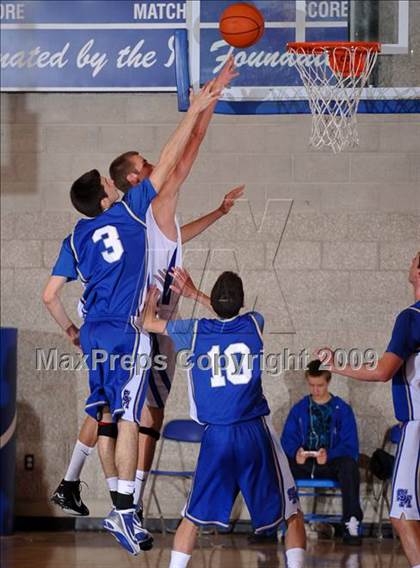 Thumbnail 3 in Rancho Bernardo vs Santa Margarita (MaxPreps Holiday Classic) photogallery.