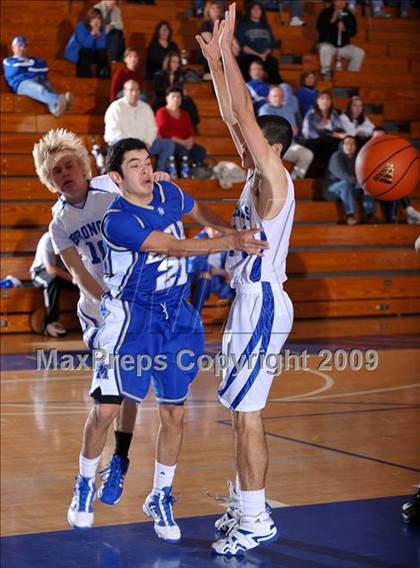 Thumbnail 1 in Rancho Bernardo vs Santa Margarita (MaxPreps Holiday Classic) photogallery.