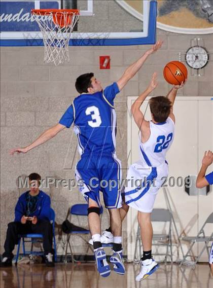Thumbnail 2 in Rancho Bernardo vs Santa Margarita (MaxPreps Holiday Classic) photogallery.