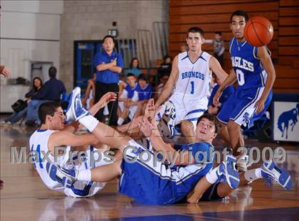 Thumbnail 3 in Rancho Bernardo vs Santa Margarita (MaxPreps Holiday Classic) photogallery.