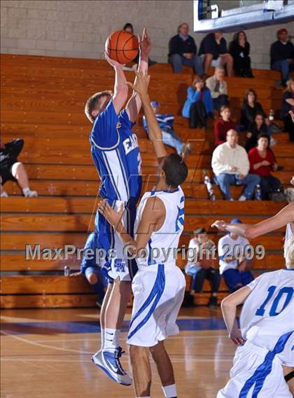 Thumbnail 1 in Rancho Bernardo vs Santa Margarita (MaxPreps Holiday Classic) photogallery.