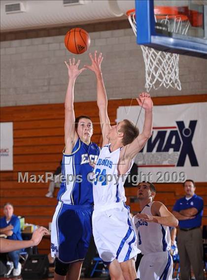Thumbnail 3 in Rancho Bernardo vs Santa Margarita (MaxPreps Holiday Classic) photogallery.