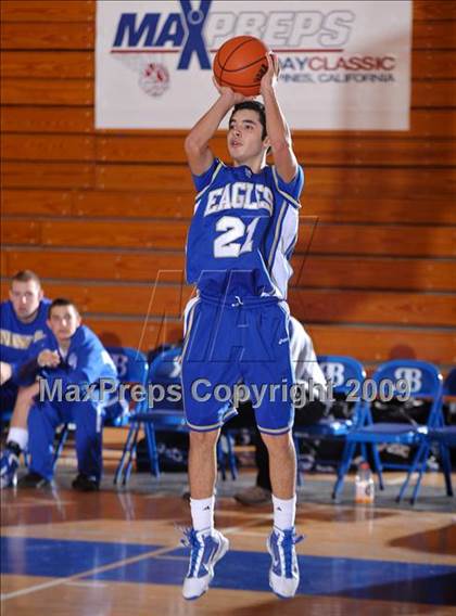 Thumbnail 3 in Rancho Bernardo vs Santa Margarita (MaxPreps Holiday Classic) photogallery.