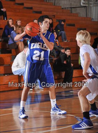 Thumbnail 2 in Rancho Bernardo vs Santa Margarita (MaxPreps Holiday Classic) photogallery.