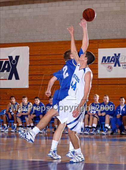 Thumbnail 1 in Rancho Bernardo vs Santa Margarita (MaxPreps Holiday Classic) photogallery.