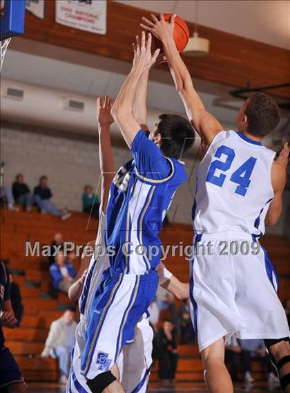 Thumbnail 1 in Rancho Bernardo vs Santa Margarita (MaxPreps Holiday Classic) photogallery.