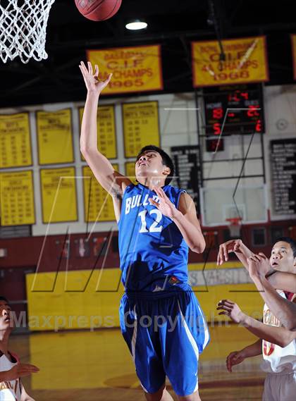 Thumbnail 3 in Arcadia vs. Burbank photogallery.