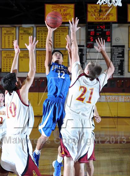 Thumbnail 2 in Arcadia vs. Burbank photogallery.