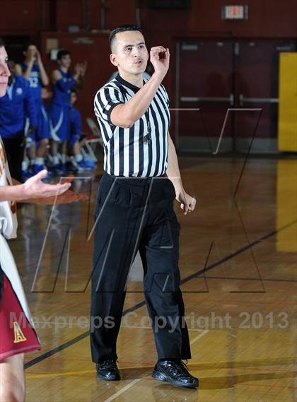 Thumbnail 3 in Arcadia vs. Burbank photogallery.